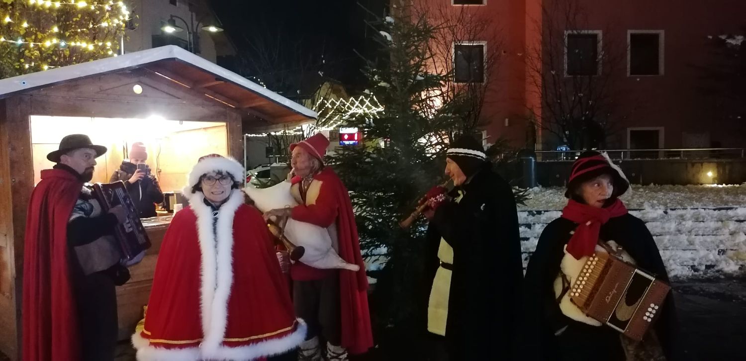 Babbo e Babba Natale a Pejo Cogolo